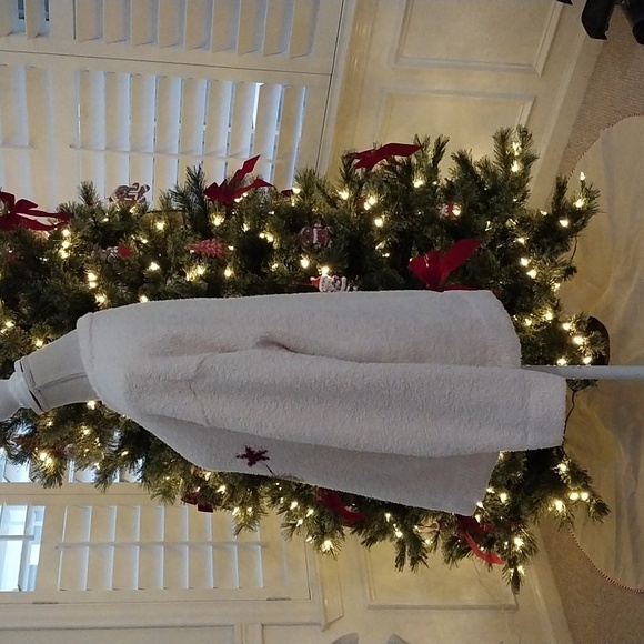 Rare Emxee Holiday Cream Crewneck Pullover Fuzzy Sweater Bear Logo Womens Size M - Picture 5 of 9